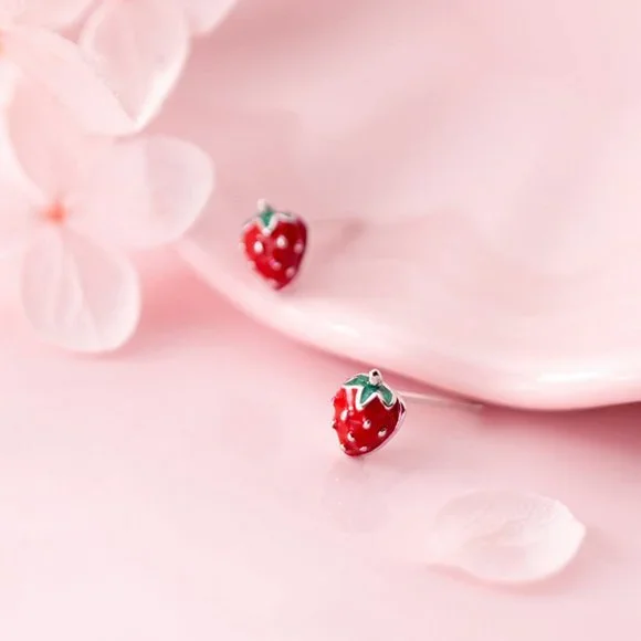 Strawberry Earrings - Picture 4 of 14